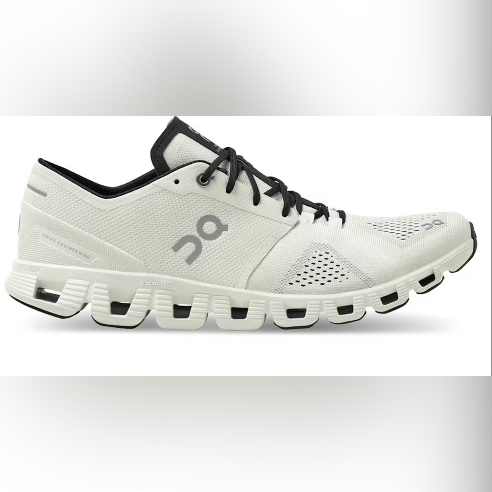 On Cloud X Men 11.5 Running White and Black Sneakers 40.99707 style